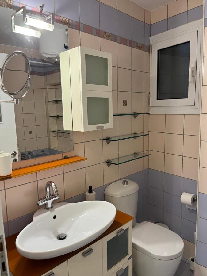 Chita'S Downtown Apartment Янина Екстериор снимка